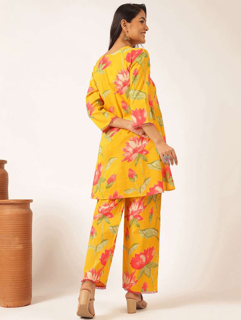 women three quarter sleeve kurta pant set - 21918921 -  Standard Image - 3