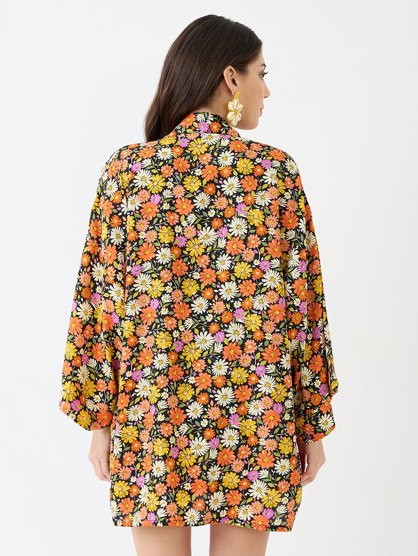 women multi square neck strappy shoulder floral print crop top with shorts & kimono sleeves shrug co-ord set - 21918974 - Standard Image - 3