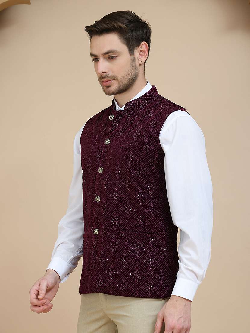 men embroidered sleeveless nehru jacket