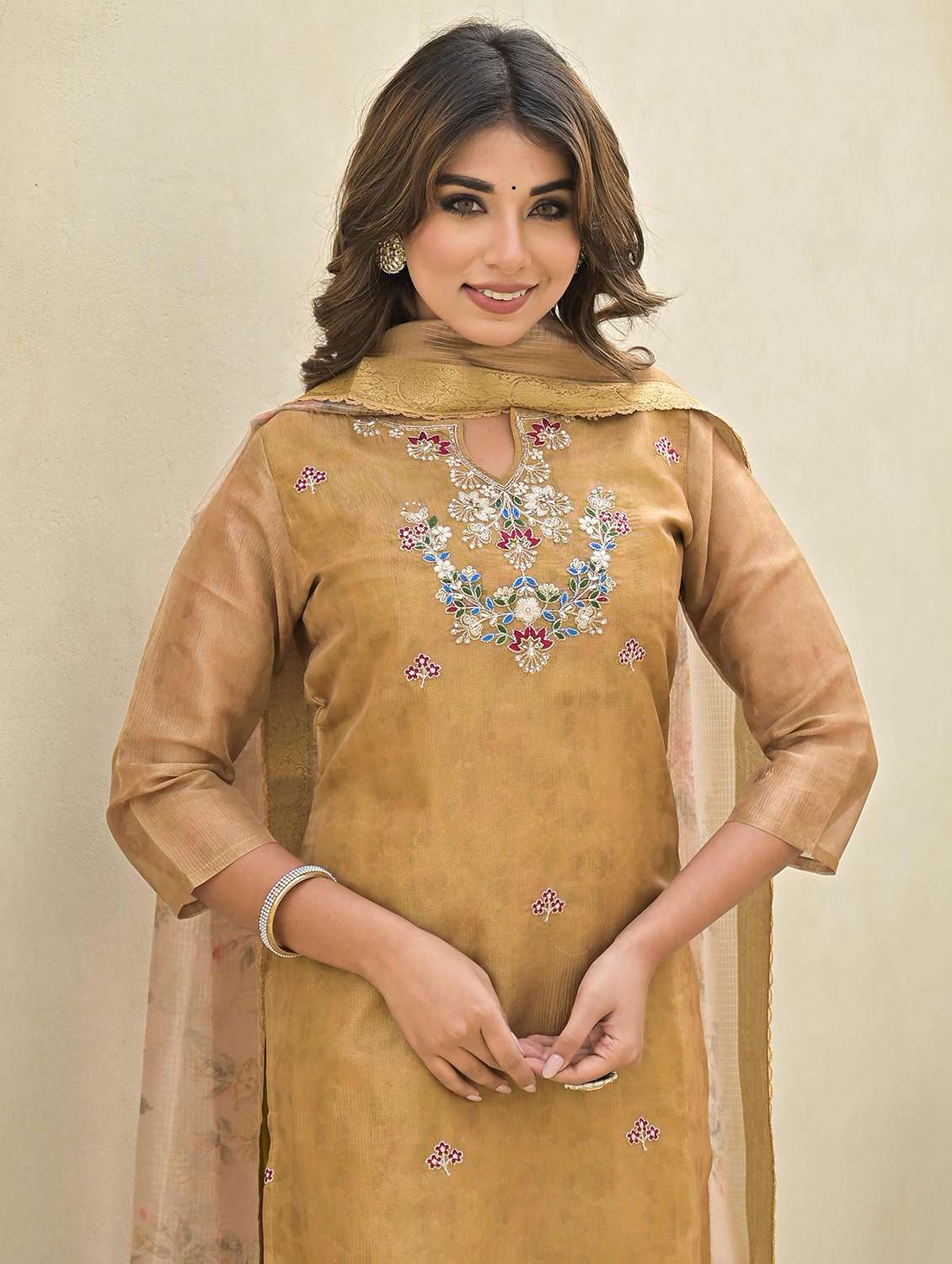 women three quarter sleeve kurta pant with dupatta set - 21919855 -  Standard Image - 3