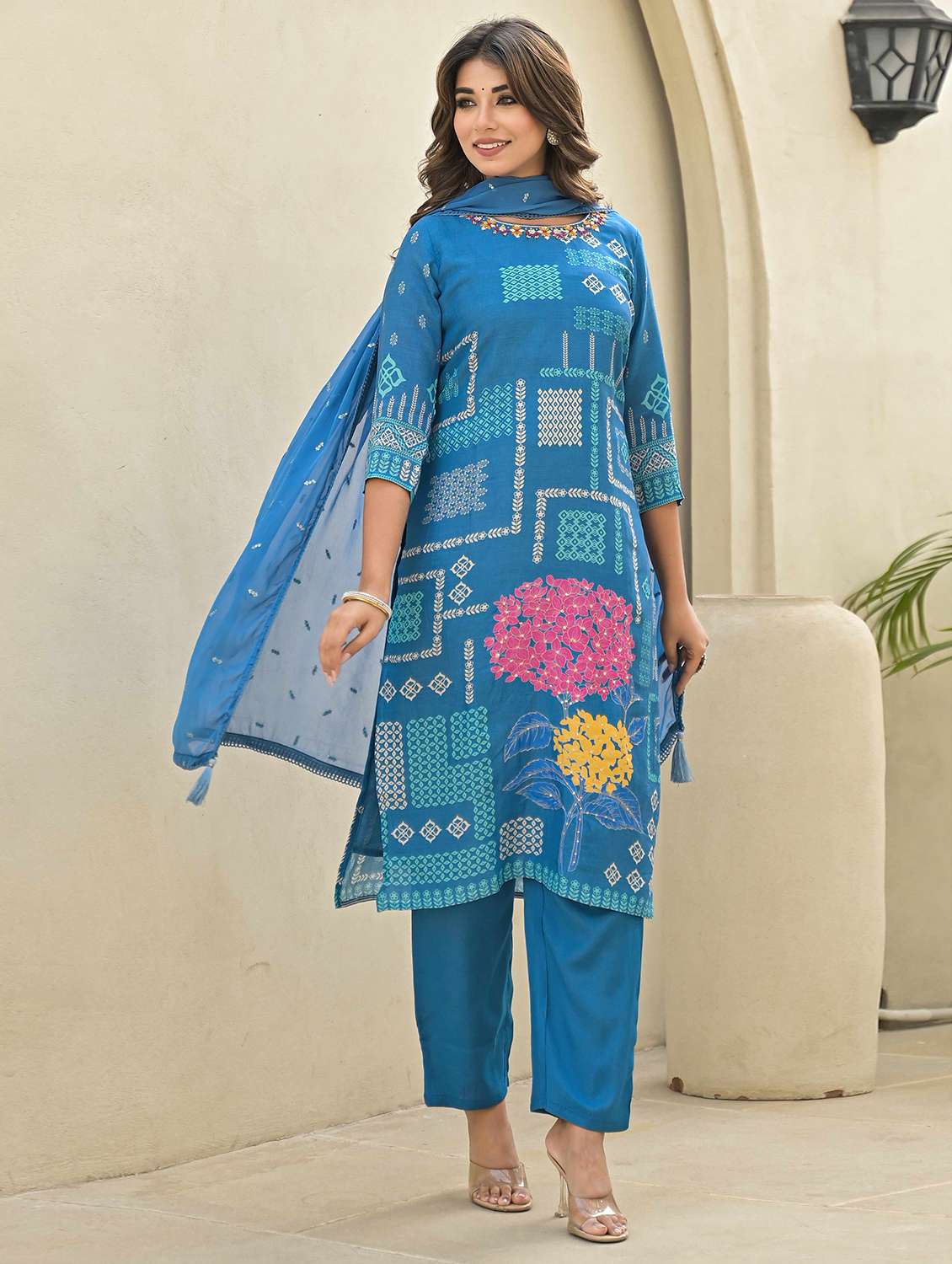 women three quarter sleeve kurta pant with dupatta set - 21919859 -  Standard Image - 3