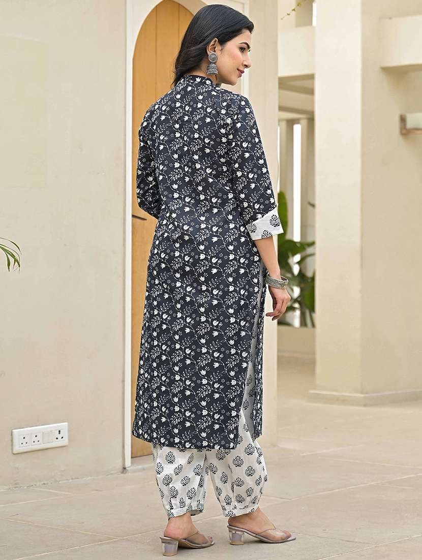 women three quarter sleeve kurta pant with dupatta set - 21919876 -  Standard Image - 3