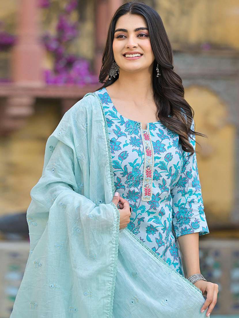 women three quarter sleeve kurta pant with dupatta set - 21919879 -  Standard Image - 3