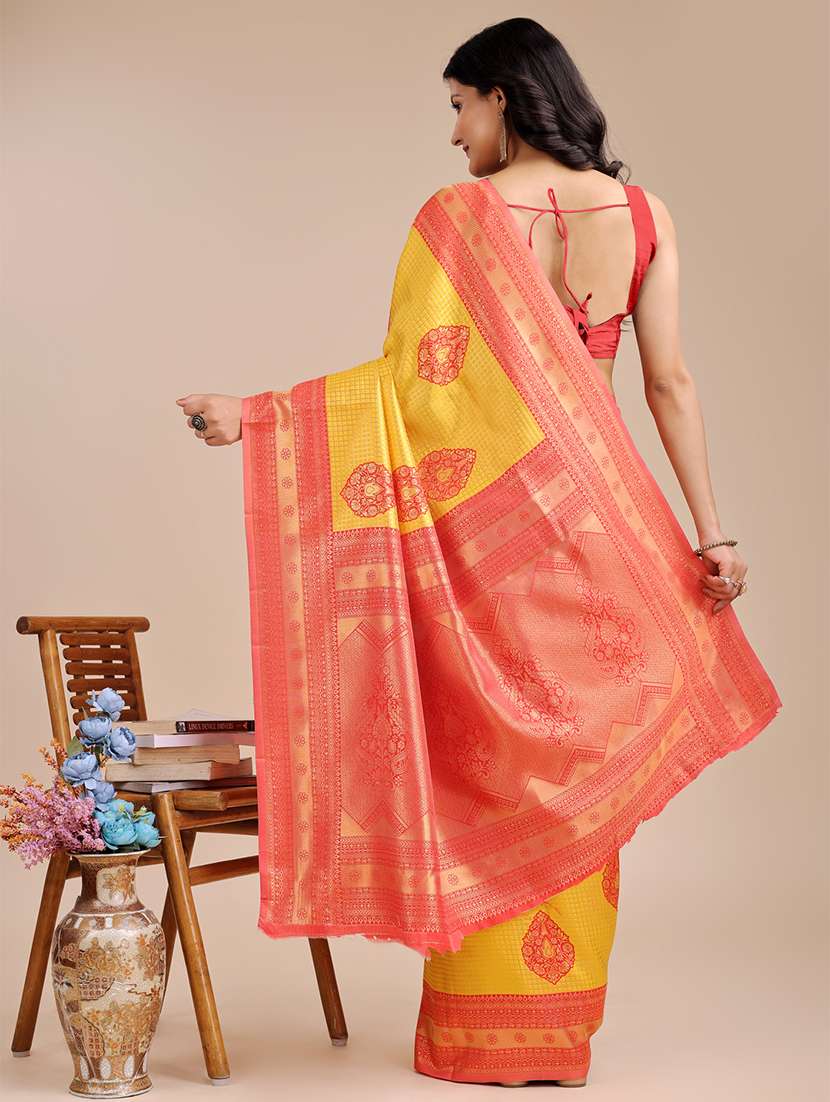 women self design bordered saree with blouse - 21920357 -  Standard Image - 3