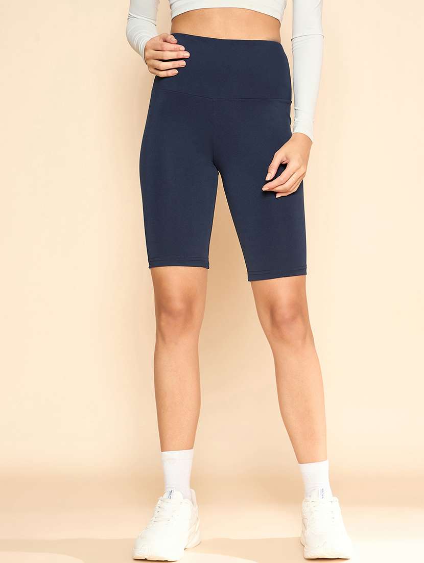 women solid high rise cycling shorts