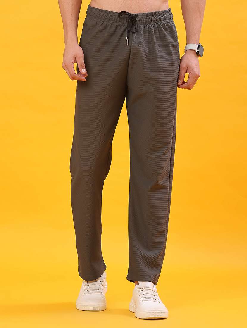 men solid mid rise track pants 