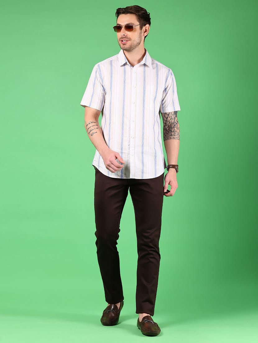 men solid mid rise regular fit chinos - 21922875 - Standard Image - 5