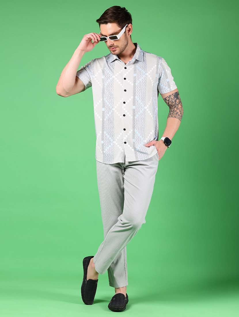 men solid mid rise regular fit chinos - 21922889 - Standard Image - 5