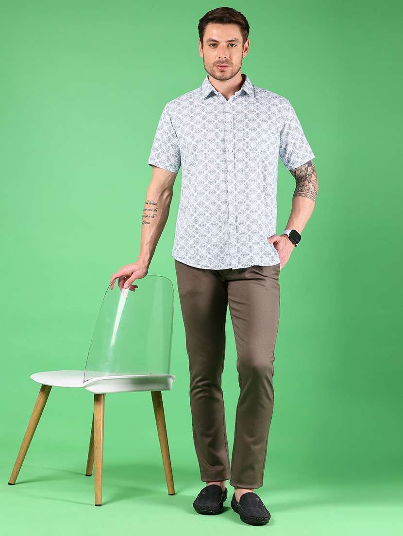 men solid mid rise slim fit chinos  - 21922899 -  Standard Image - 5