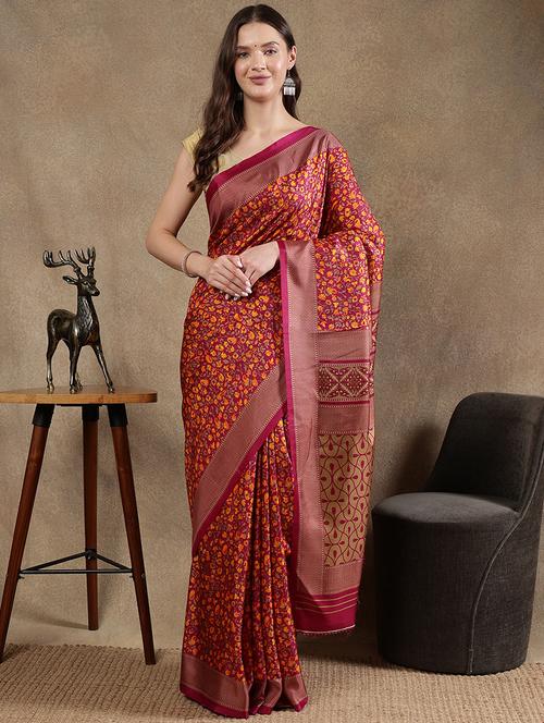 women printed casual wear saree with blouse - 21922925 - Standard Image - 0