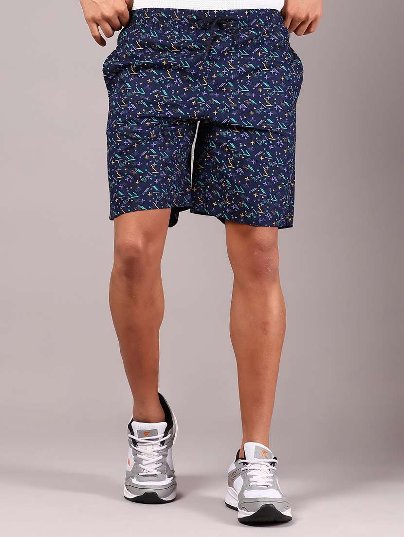 men printed mid rise regular shorts