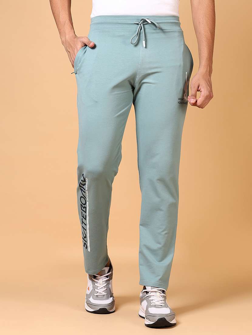 men printed mid rise full length track pant