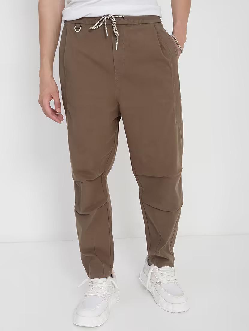 men solid mid rise casual trouser
