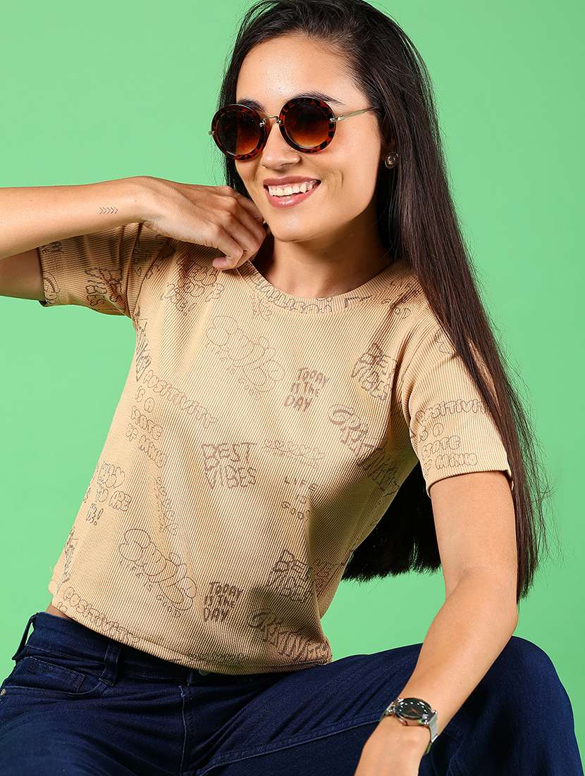 women typograhic printed short sleeves top