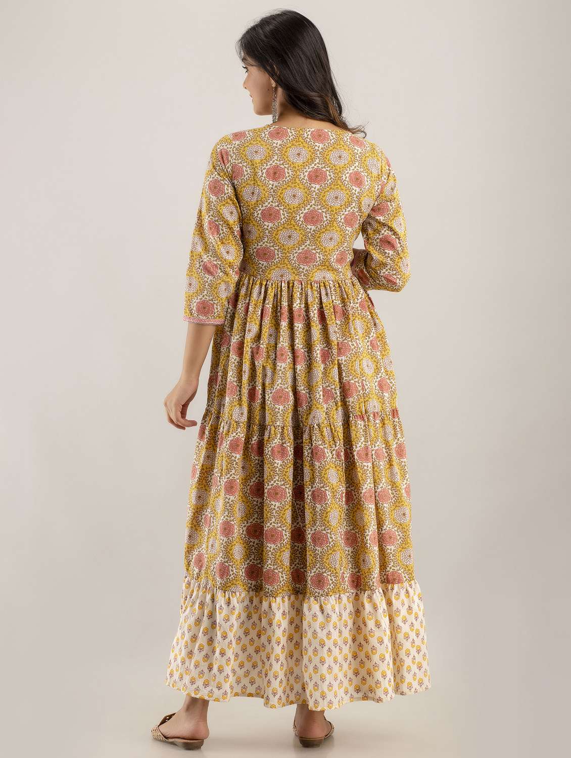 women three quarter sleeve ethnic dress - 21924934 - Standard Image - 3