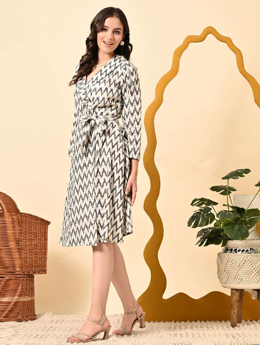 women ikat print three quarter sleeve ethnic dress - 21925011 - Standard Image - 3