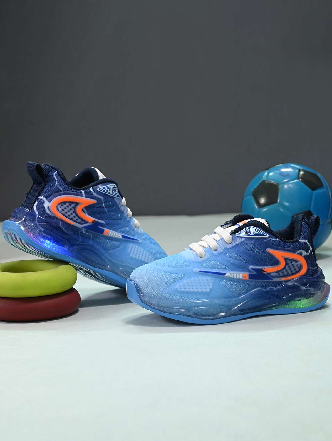 boys printed lace up sports shoe