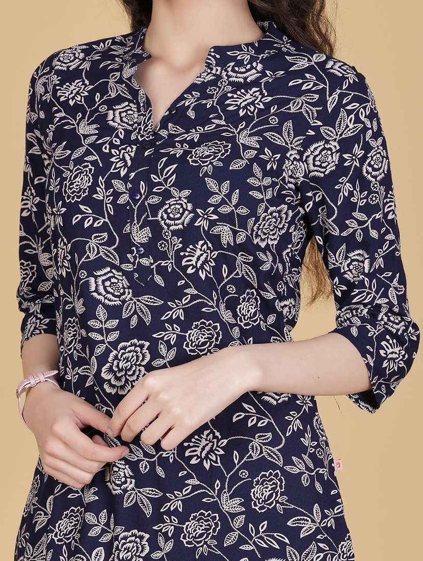 women floral three quarter sleeve straight kurta - 21926608 - Standard Image - 5