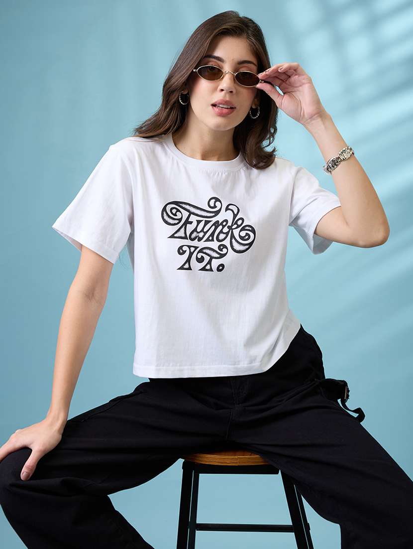 women white graphic print round neck short sleeves oversized t shirt - 21926770 -  Zoom Image - 0