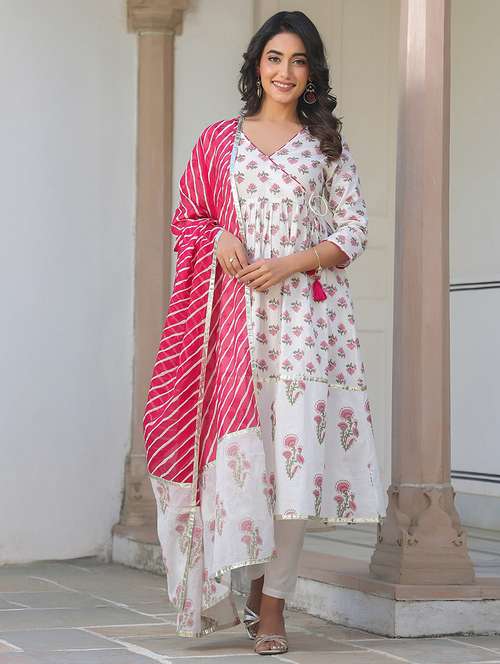women three quarter sleeve kurta pant with dupatta set - 21926821 - Standard Image - 0