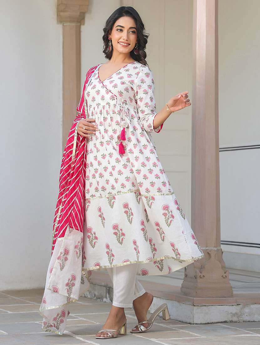 women three quarter sleeve kurta pant with dupatta set - 21926821 - Standard Image - 3
