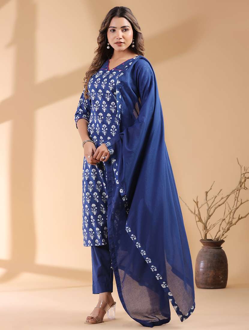 women three quarter sleeve kurta pant with dupatta set - 21926827 - Standard Image - 3