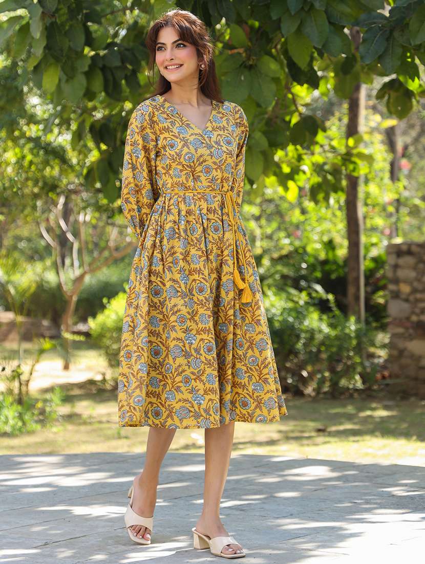 women floral printed fit & flared dress - 21926845 -  Standard Image - 3