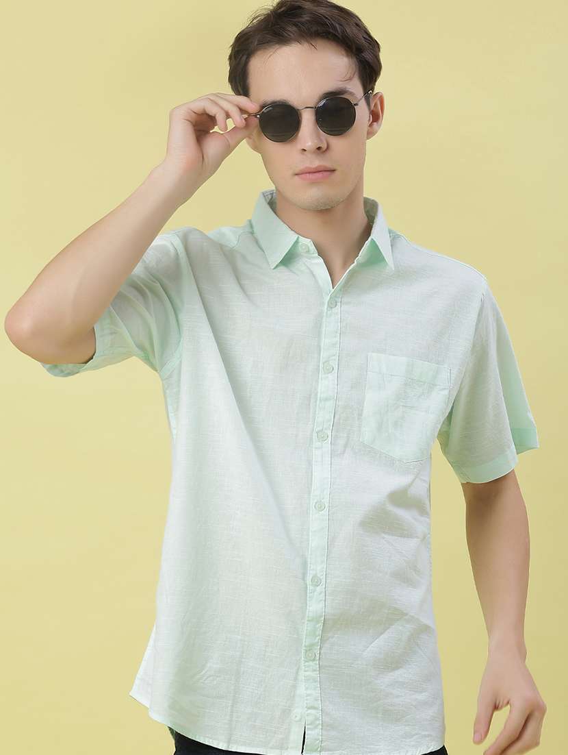 men solid short sleeve collared shirt