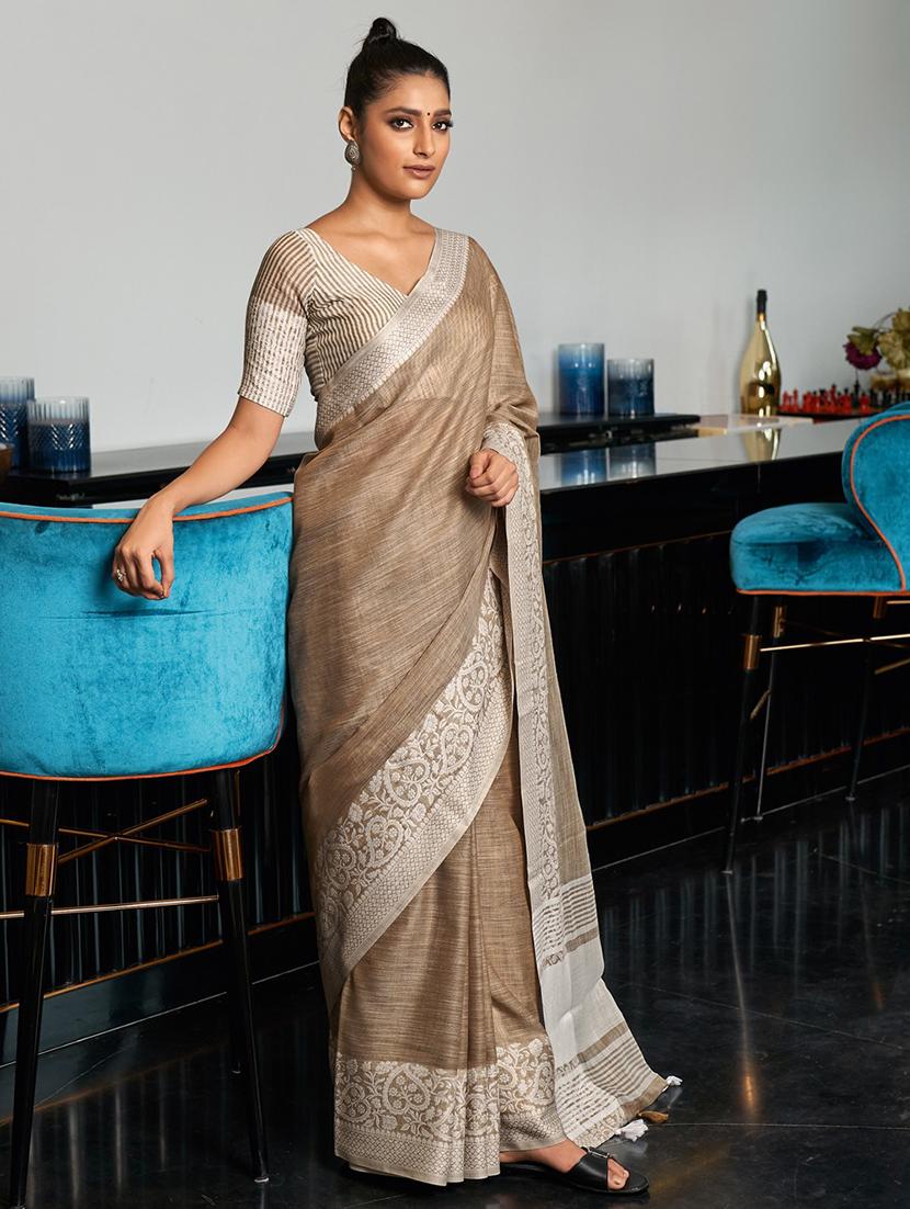 women solid with bordered saree with blouse - 21928510 -  Zoom Image - 0