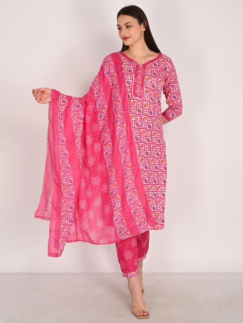 women three quarter sleeve kurta pant with dupatta set - 21930372 - Standard Image - 0