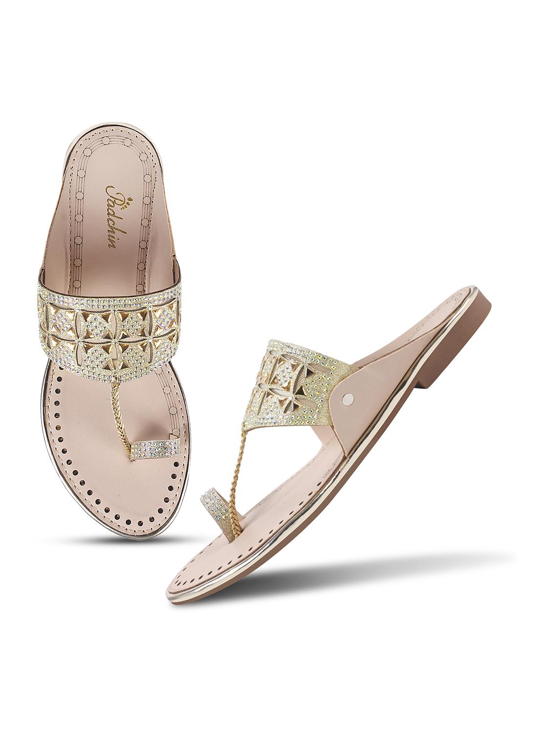 women embellished one toe kolhapuri - 21930404 - Standard Image - 3