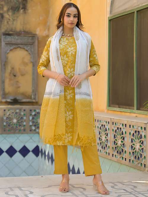 women three quarter sleeve kurta pant with dupatta set - 21931187 -  Standard Image - 0