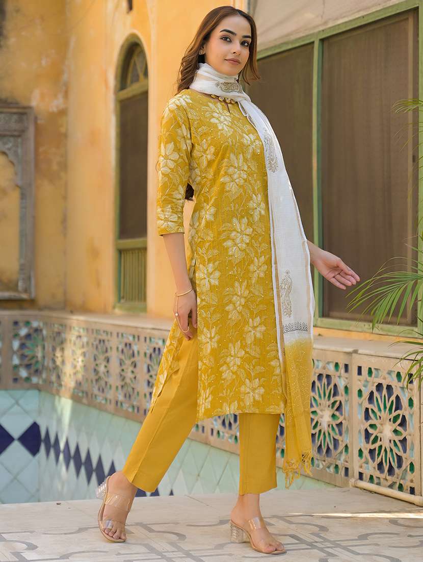 women three quarter sleeve kurta pant with dupatta set - 21931187 -  Standard Image - 3