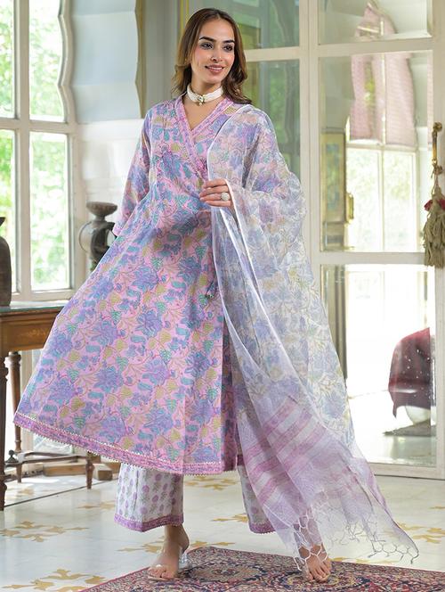 women three quarter sleeve kurta palazzo with dupatta set - 21931190 - Standard Image - 0