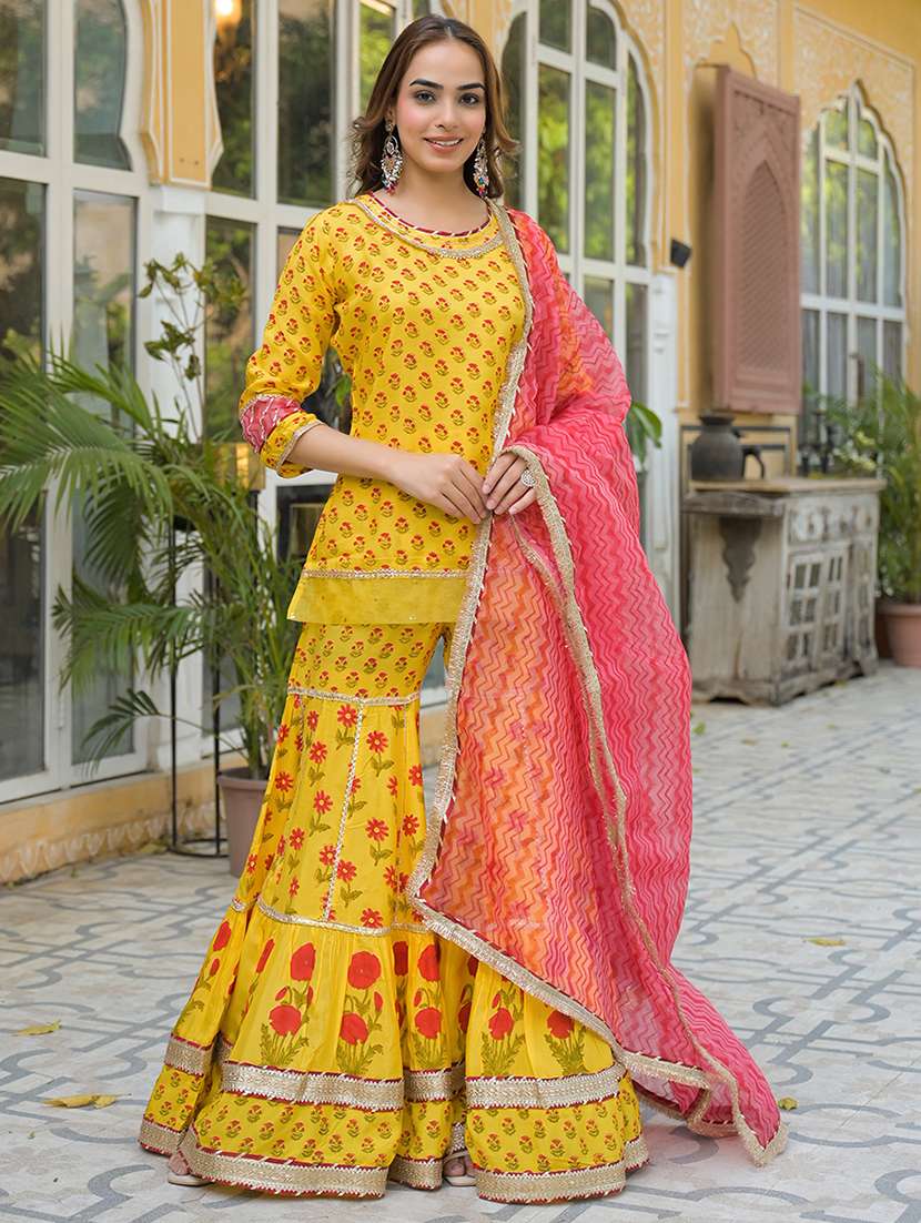 women three quarter sleeve kurta sharara with dupatta set - 21931193 - Zoom Image - 0