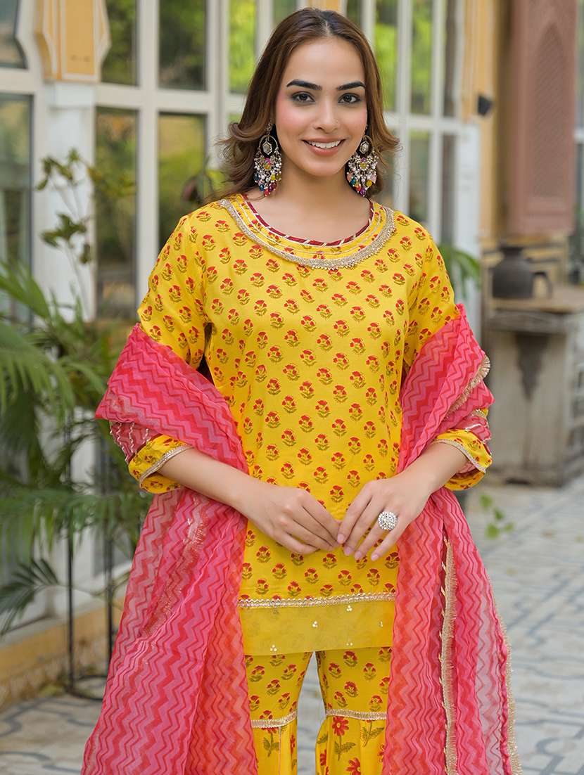 women three quarter sleeve kurta sharara with dupatta set - 21931193 - Standard Image - 5