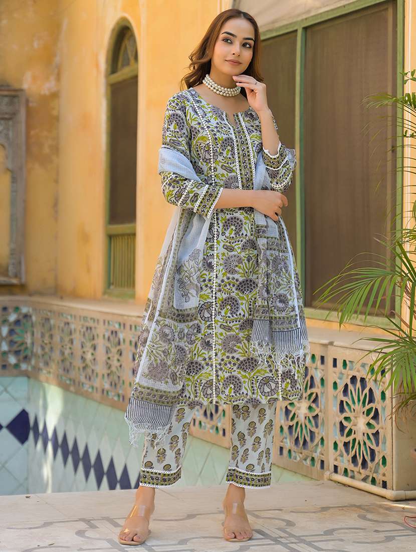 women three quarter sleeve kurta pant with dupatta set - 21931200 -  Standard Image - 3