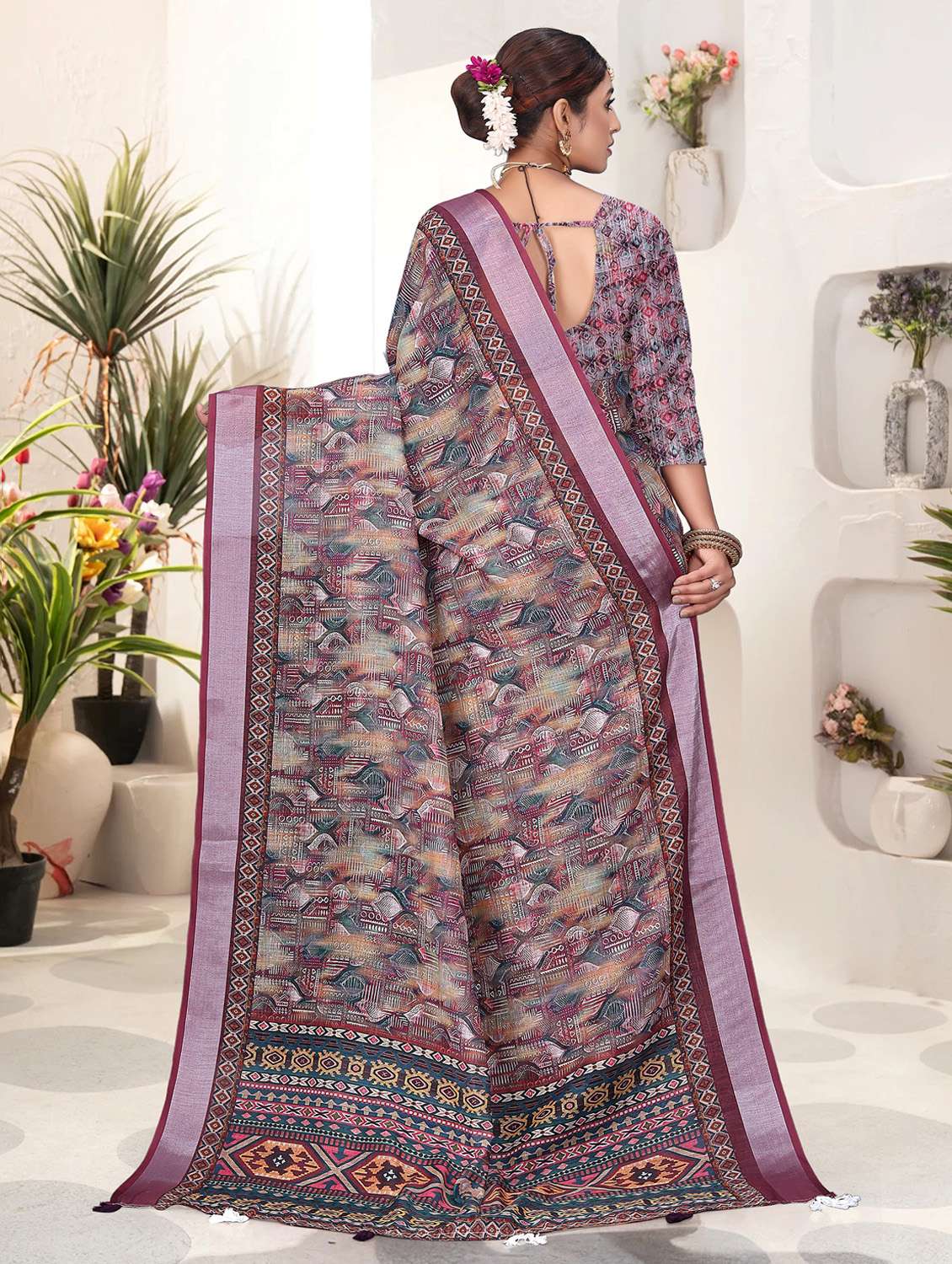 women printed casual wear saree with blouse - 21931210 -  Standard Image - 3