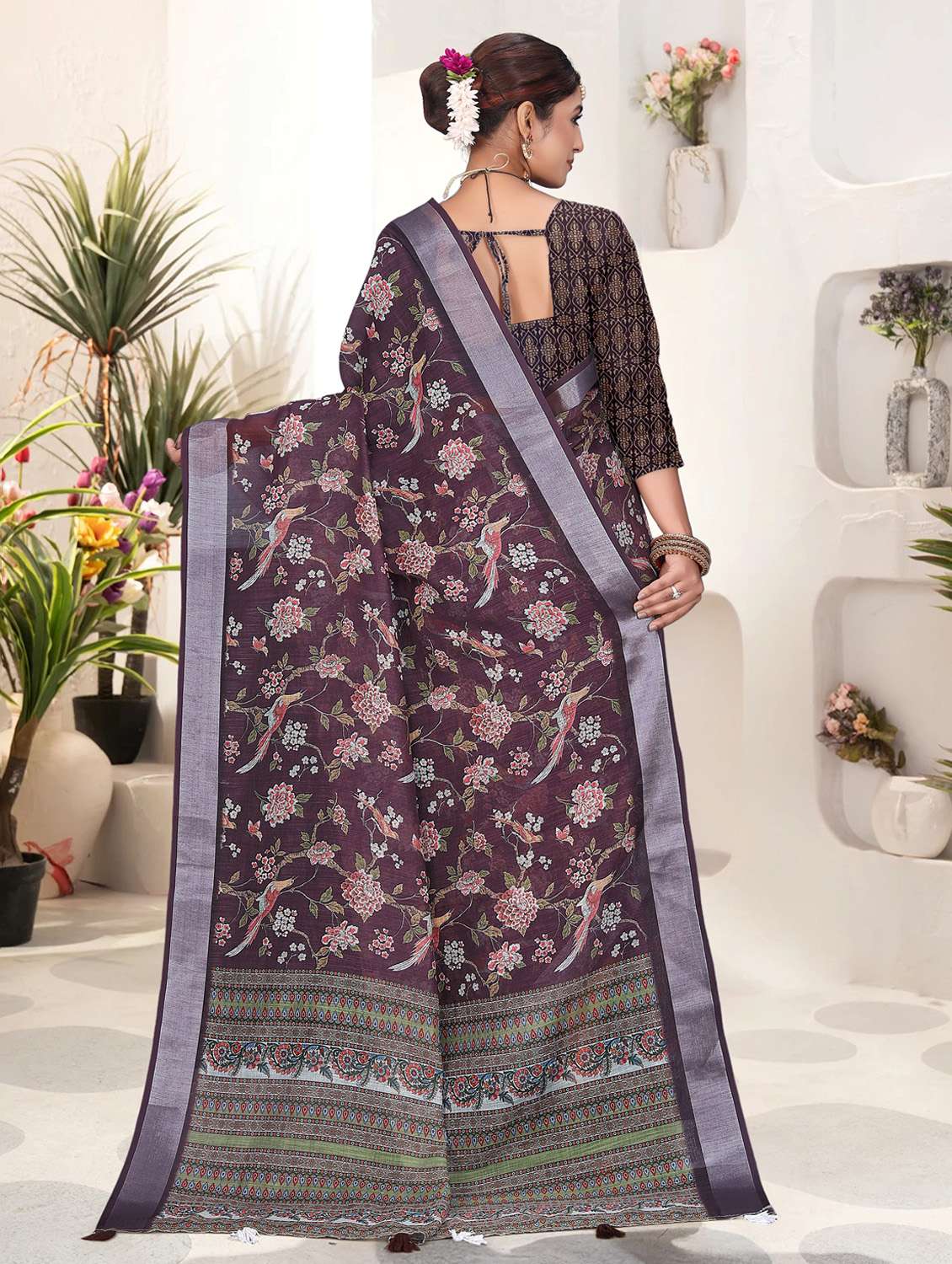 women printed casual wear saree with blouse - 21931213 - Standard Image - 3