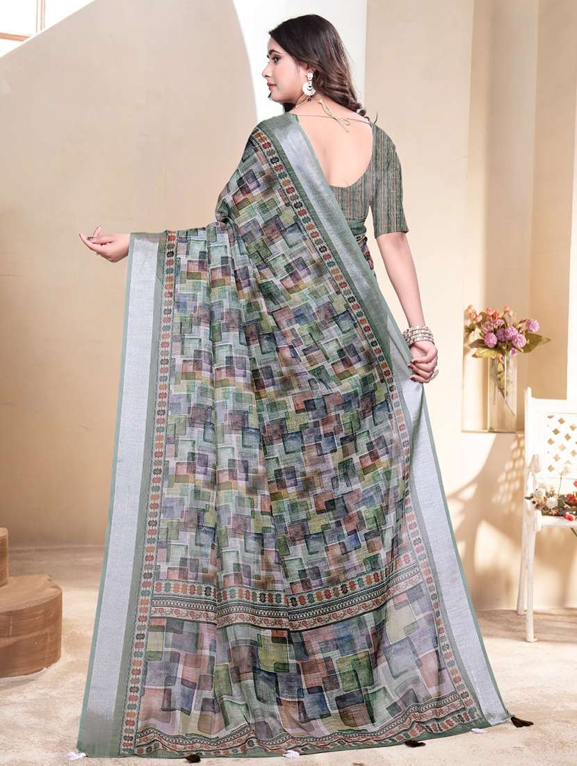 women green printed saree with blouse - 21931228 - Standard Image - 3