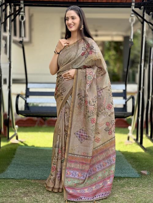 women printed casual wear saree with blouse - 21931234 - Standard Image - 0
