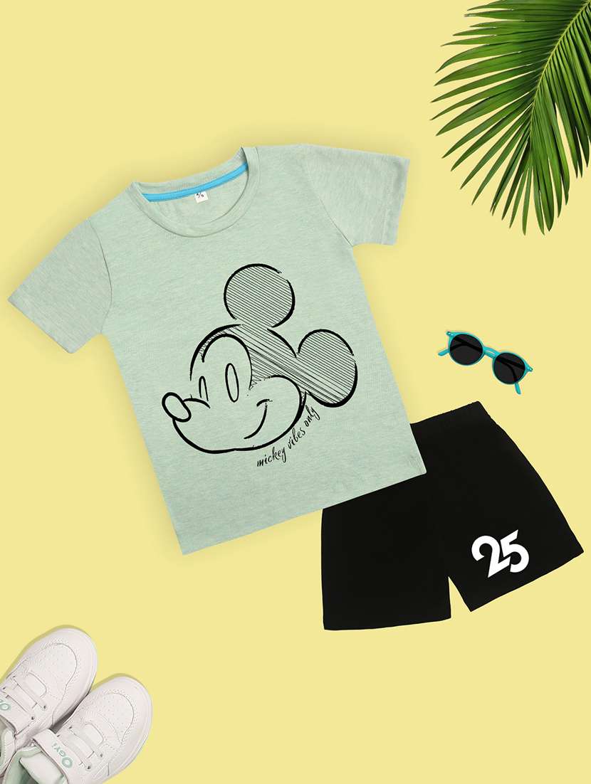 boys printed t-shirt & shorts casual wear set