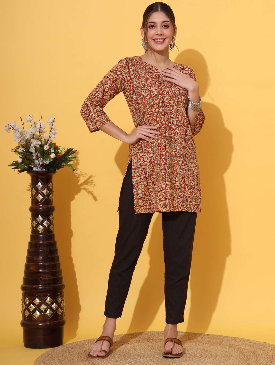 women three quarter sleeve straight kurti - 21931559 - Standard Image - 5