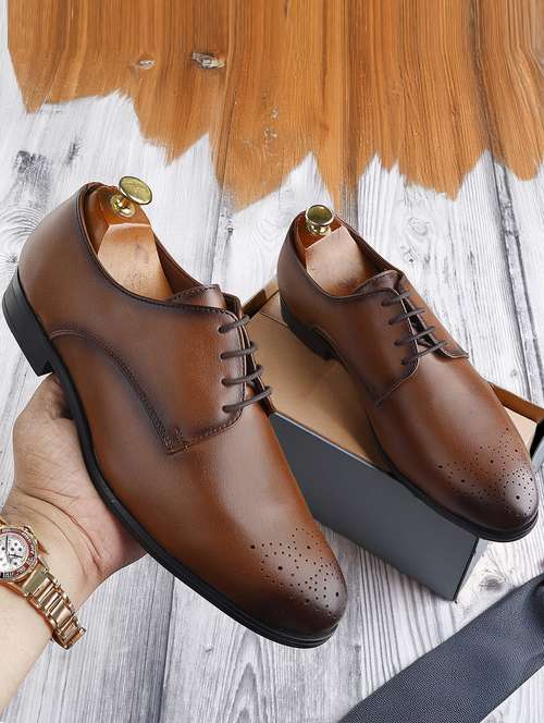 men tan lace-up brouge