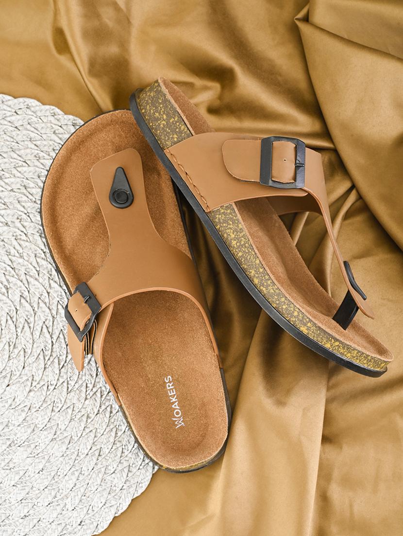 men solid toe separator sandal - 21931683 - Zoom Image - 0