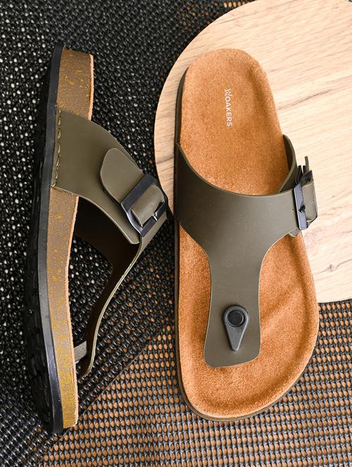 men solid toe separator sandal - 21931686 - Standard Image - 0