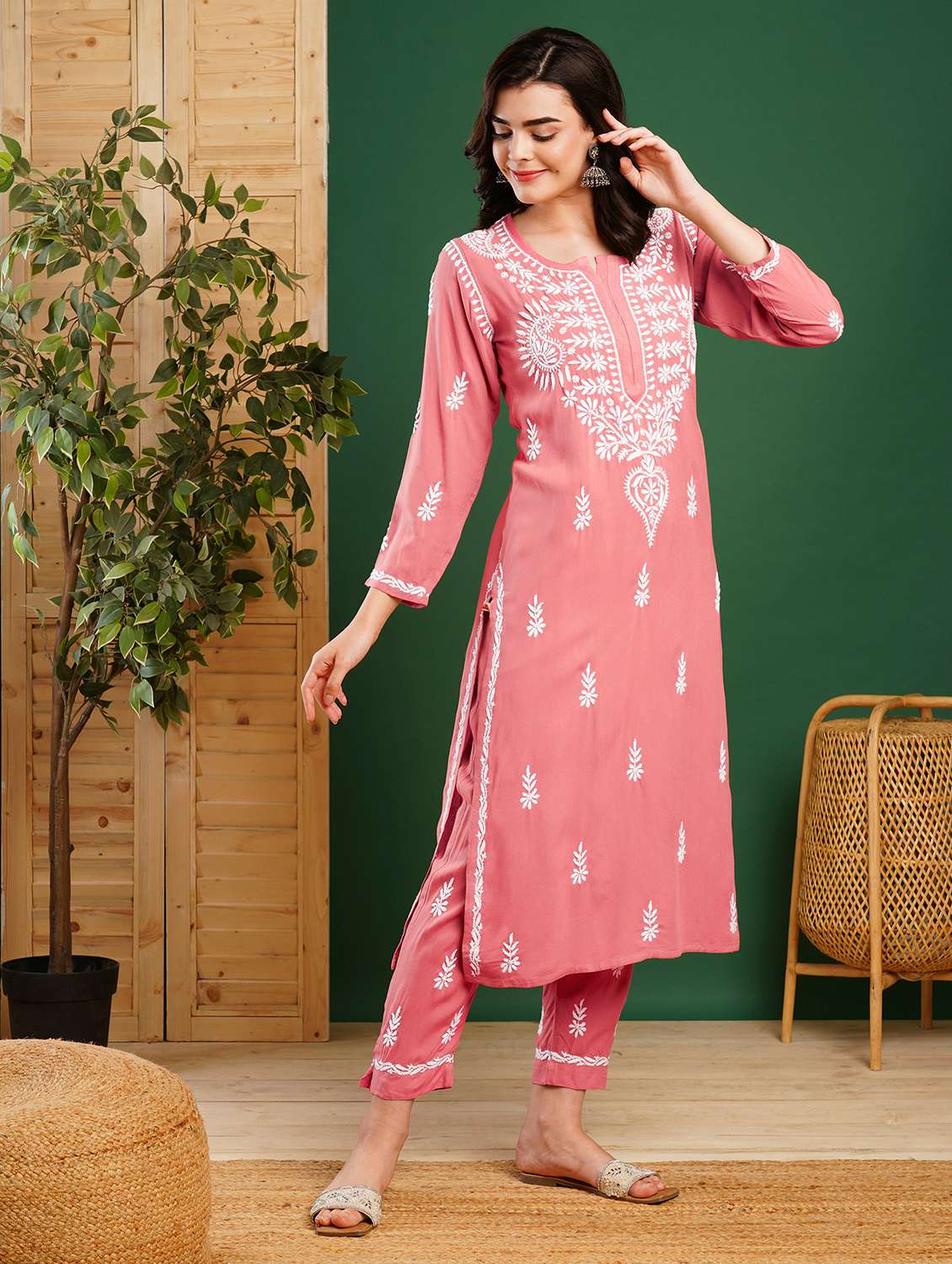 women chikankari long sleeve kurta pant set