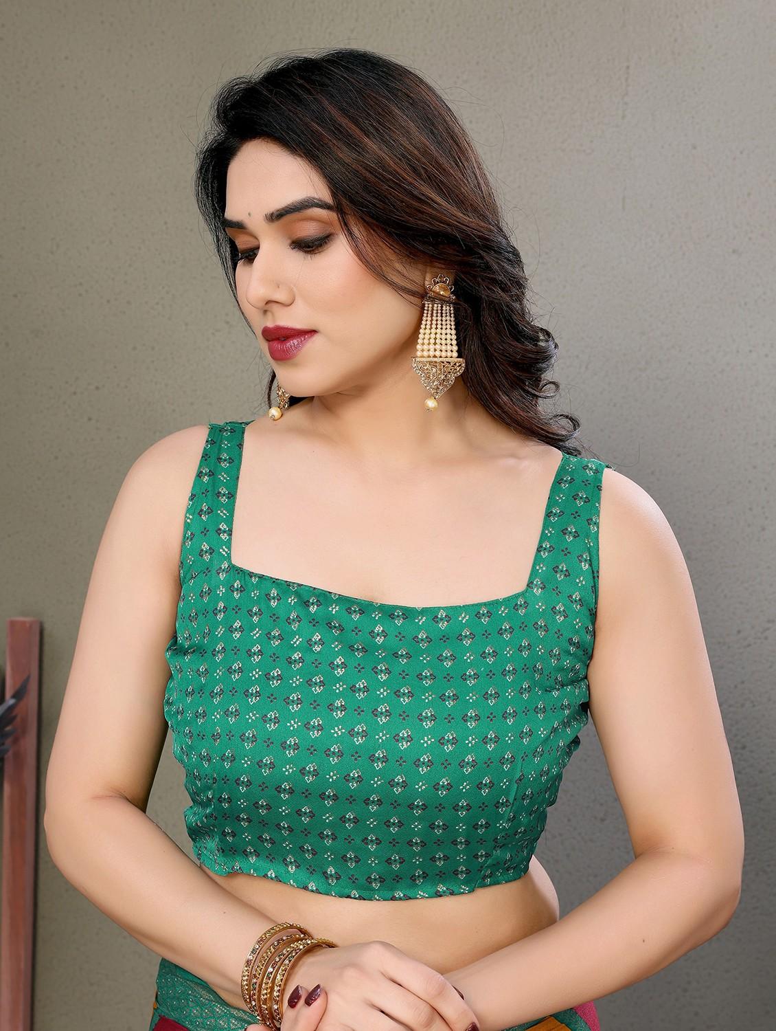 women striped printed saree with blouse - 21932123 - Standard Image - 5