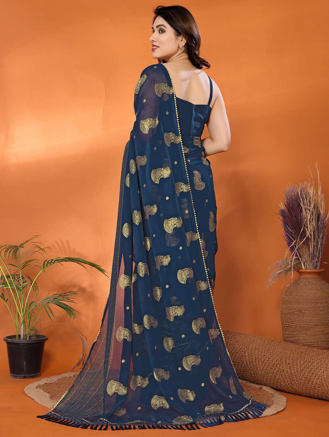 women foil printed saree with blouse - 21932126 -  Standard Image - 3
