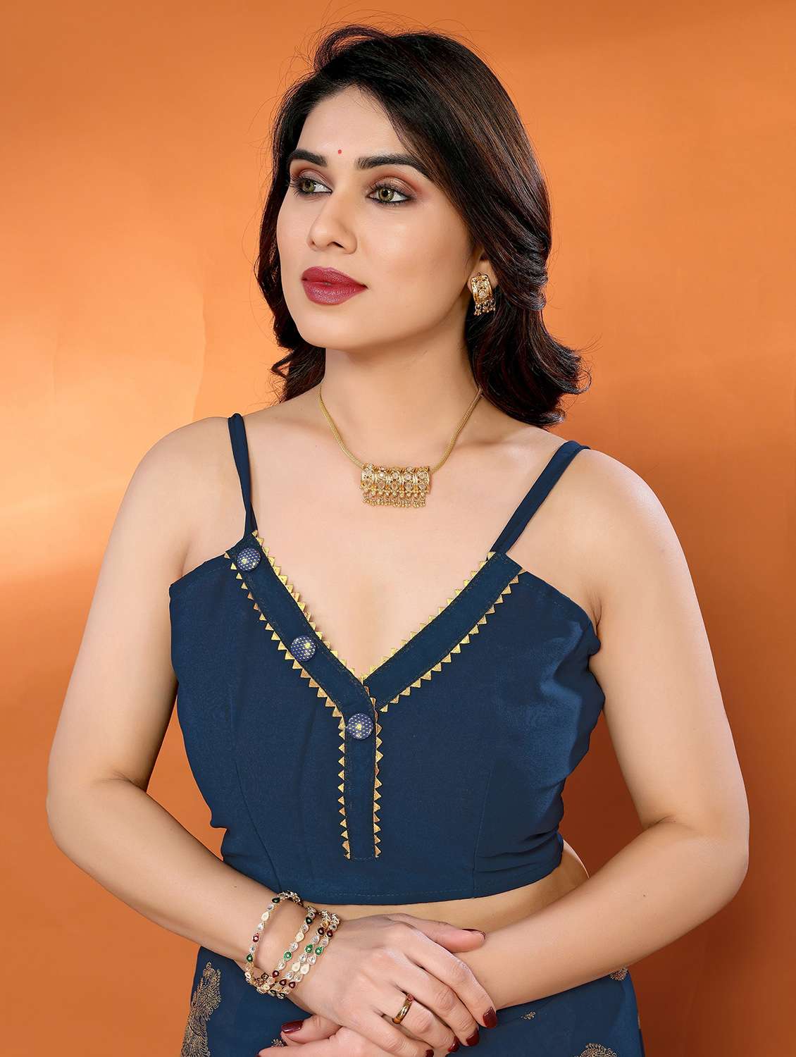 women foil printed saree with blouse - 21932126 -  Standard Image - 5